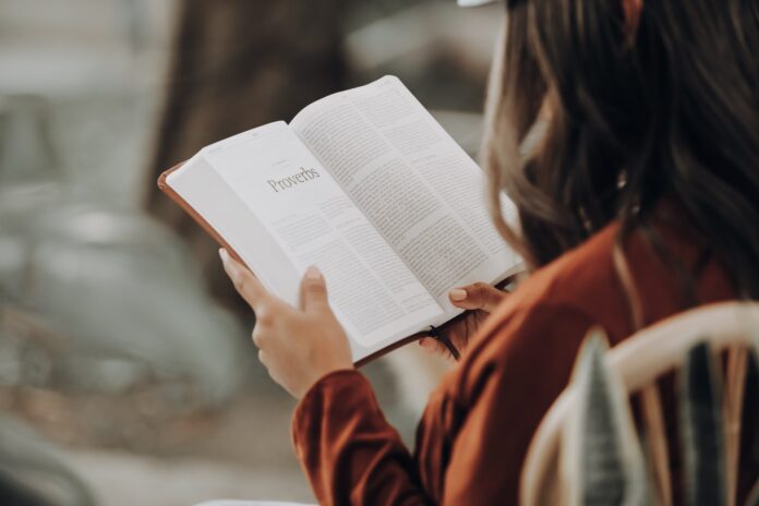 Desafio de leitura: Criando metas e estratégias para ampliar sua biblioteca pessoal